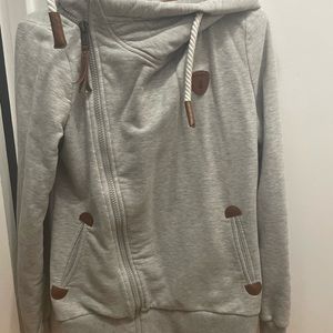 Woman’s Wanakome hoodie. Great quality only wore once